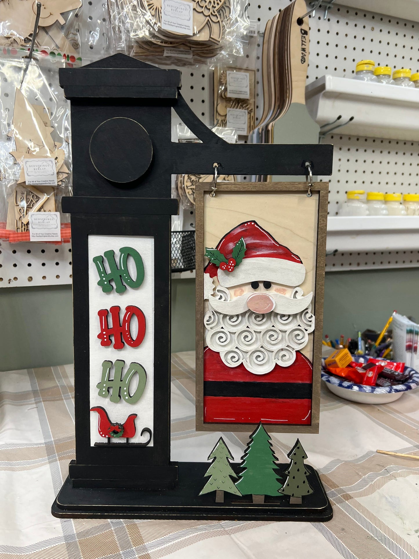 Small Interchangeable Porch Post with Ho Ho Ho Santa Insert Class